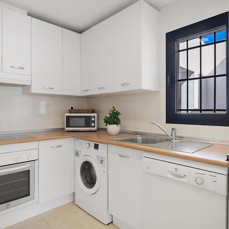 Apartamento De 2 Dormitorios En Playas Del Duque Marbella Exterior photo
