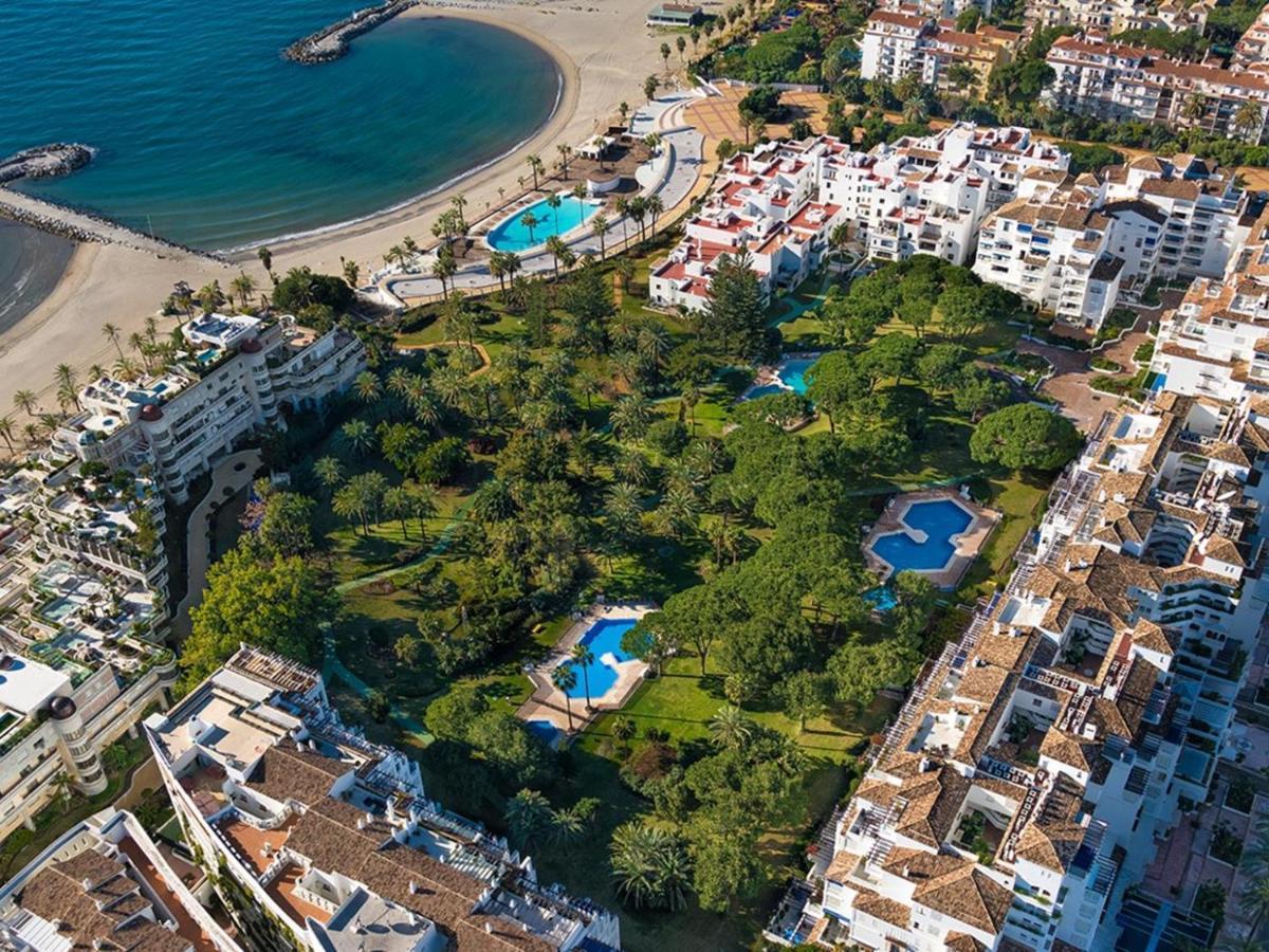 Apartamento De 2 Dormitorios En Playas Del Duque Marbella Exterior photo