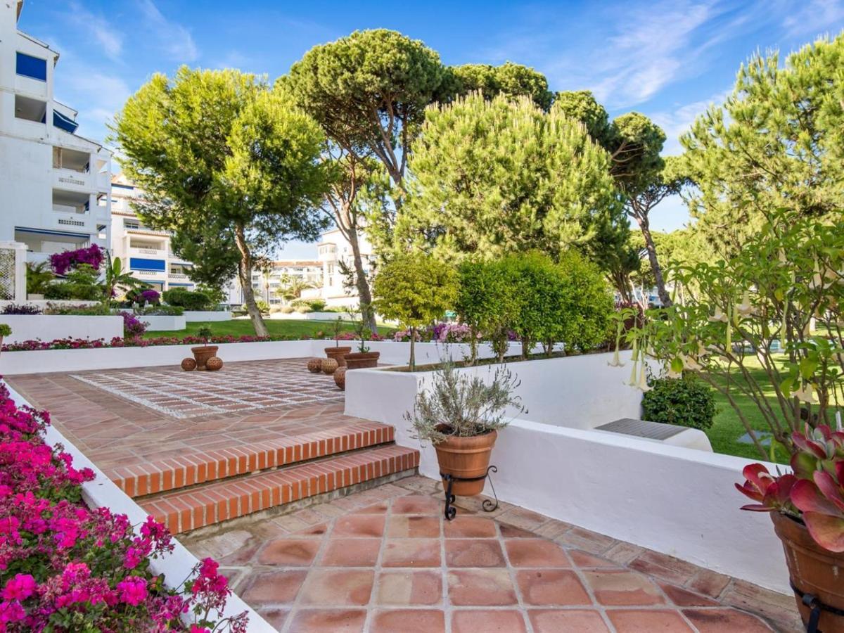 Apartamento De 2 Dormitorios En Playas Del Duque Marbella Exterior photo
