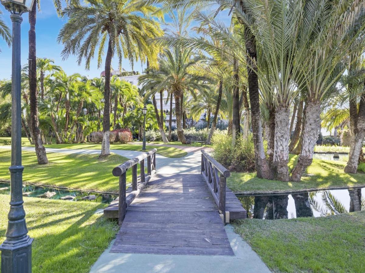 Apartamento De 2 Dormitorios En Playas Del Duque Marbella Exterior photo
