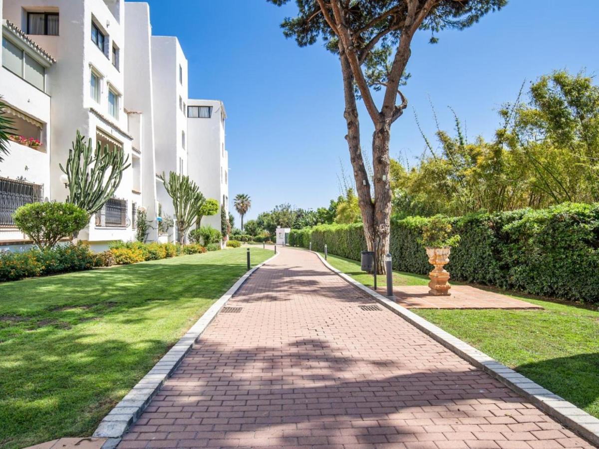 Apartamento De 2 Dormitorios En Playas Del Duque Marbella Exterior photo