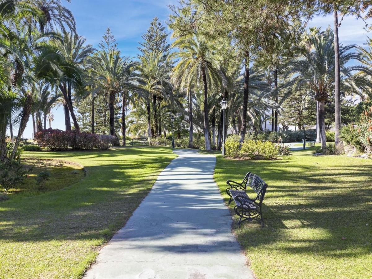 Apartamento De 2 Dormitorios En Playas Del Duque Marbella Exterior photo